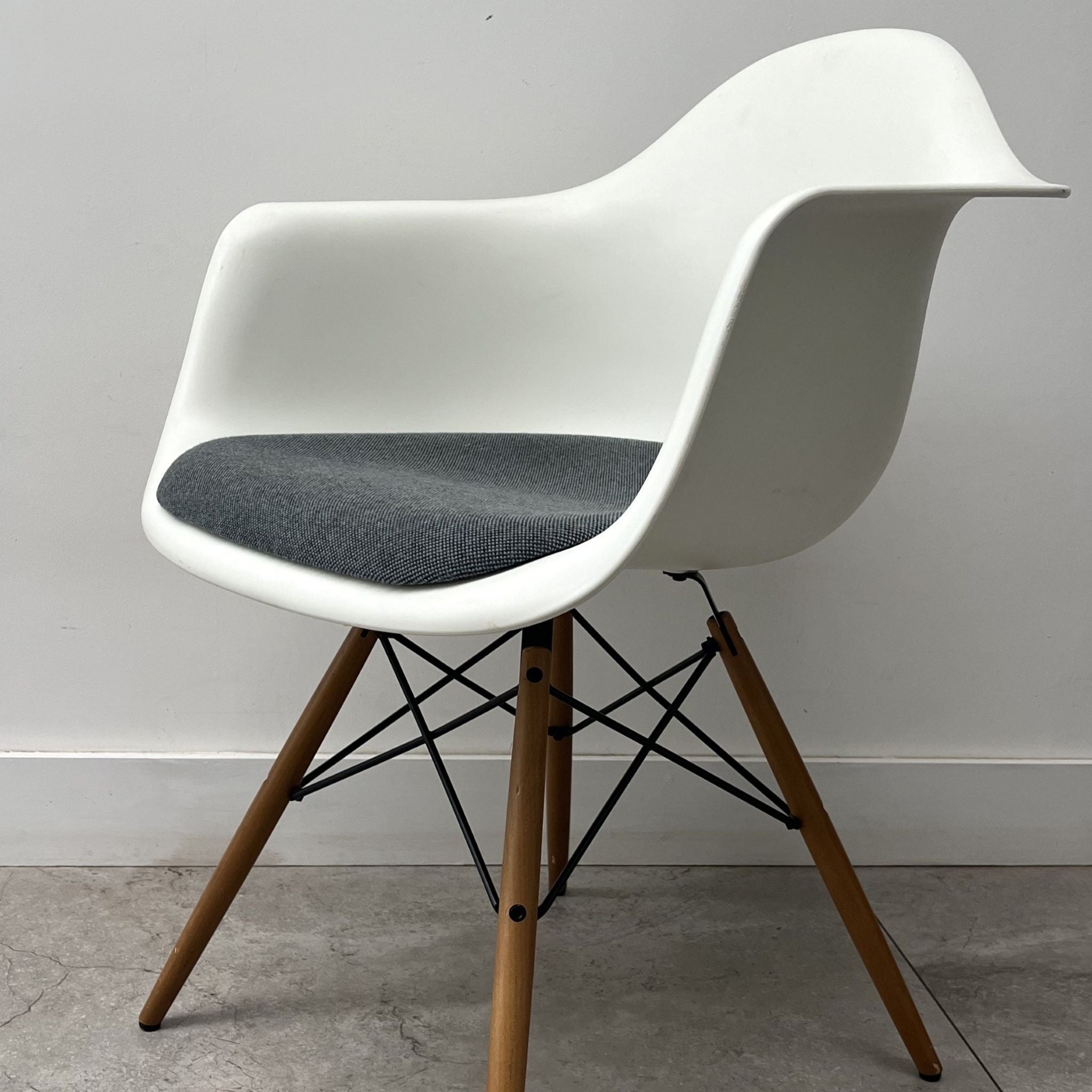 Charles Eames DAW for Vitra x5 – Christopher Hogg Modern Design