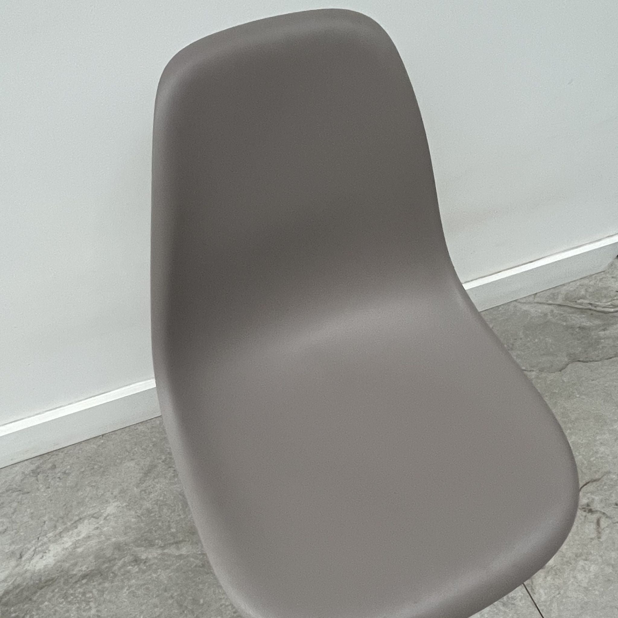 Charles Eames DSW for Vitra x4