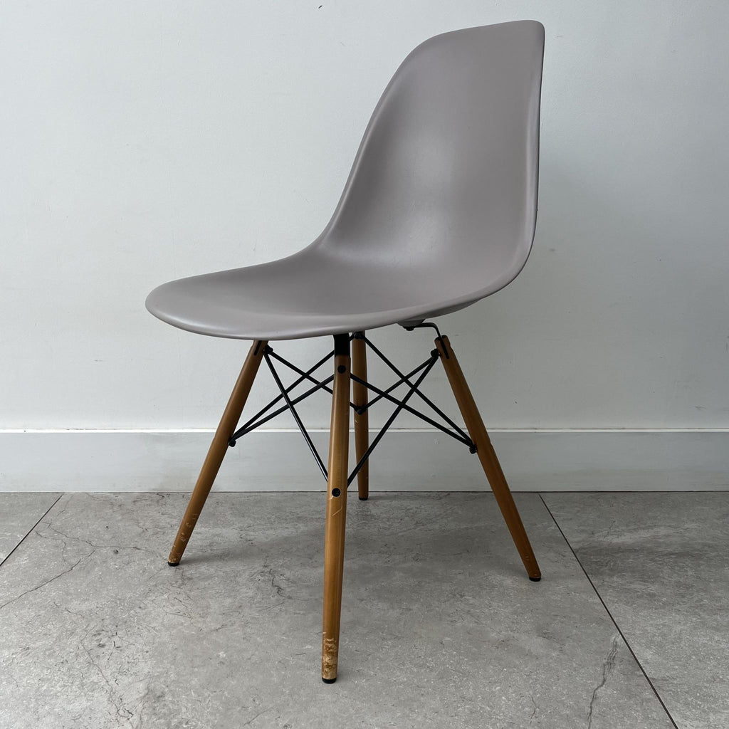 Charles Eames DSW for Vitra x4