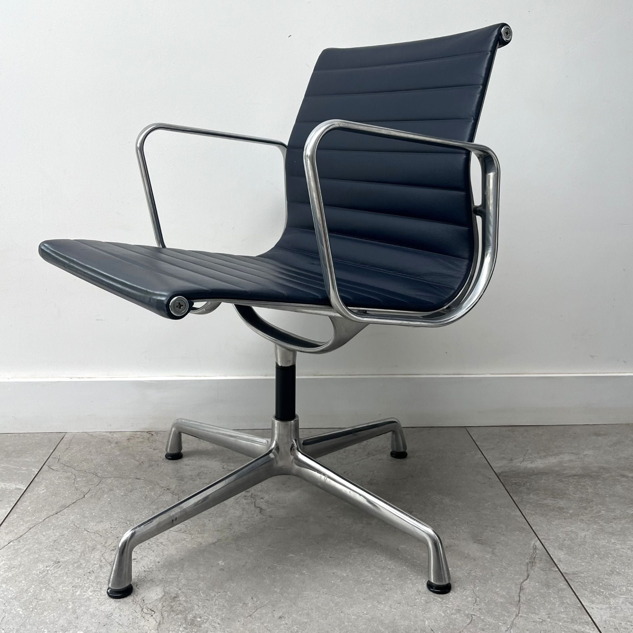 Charles Eames EA108 for Vitra x25