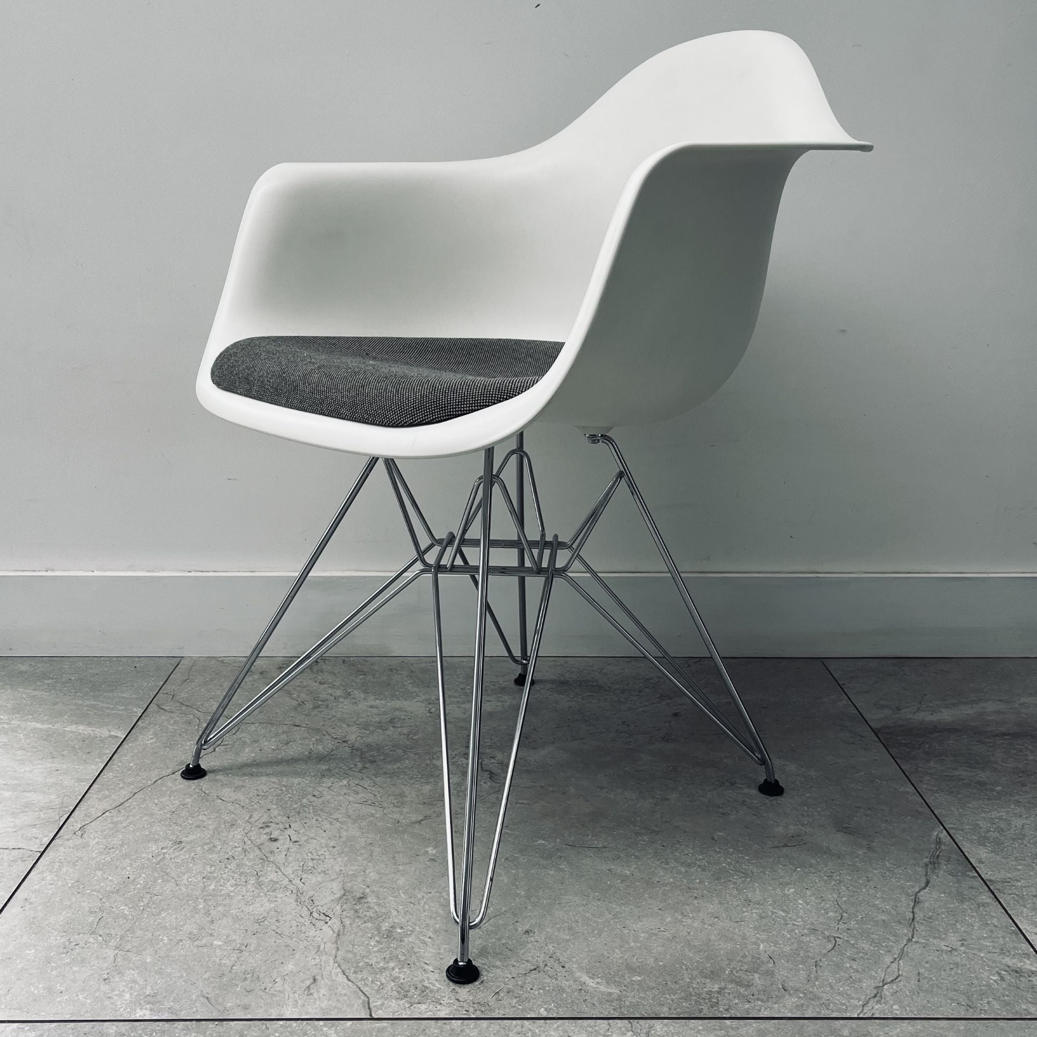 Charles Eames DAR for Vitra x3