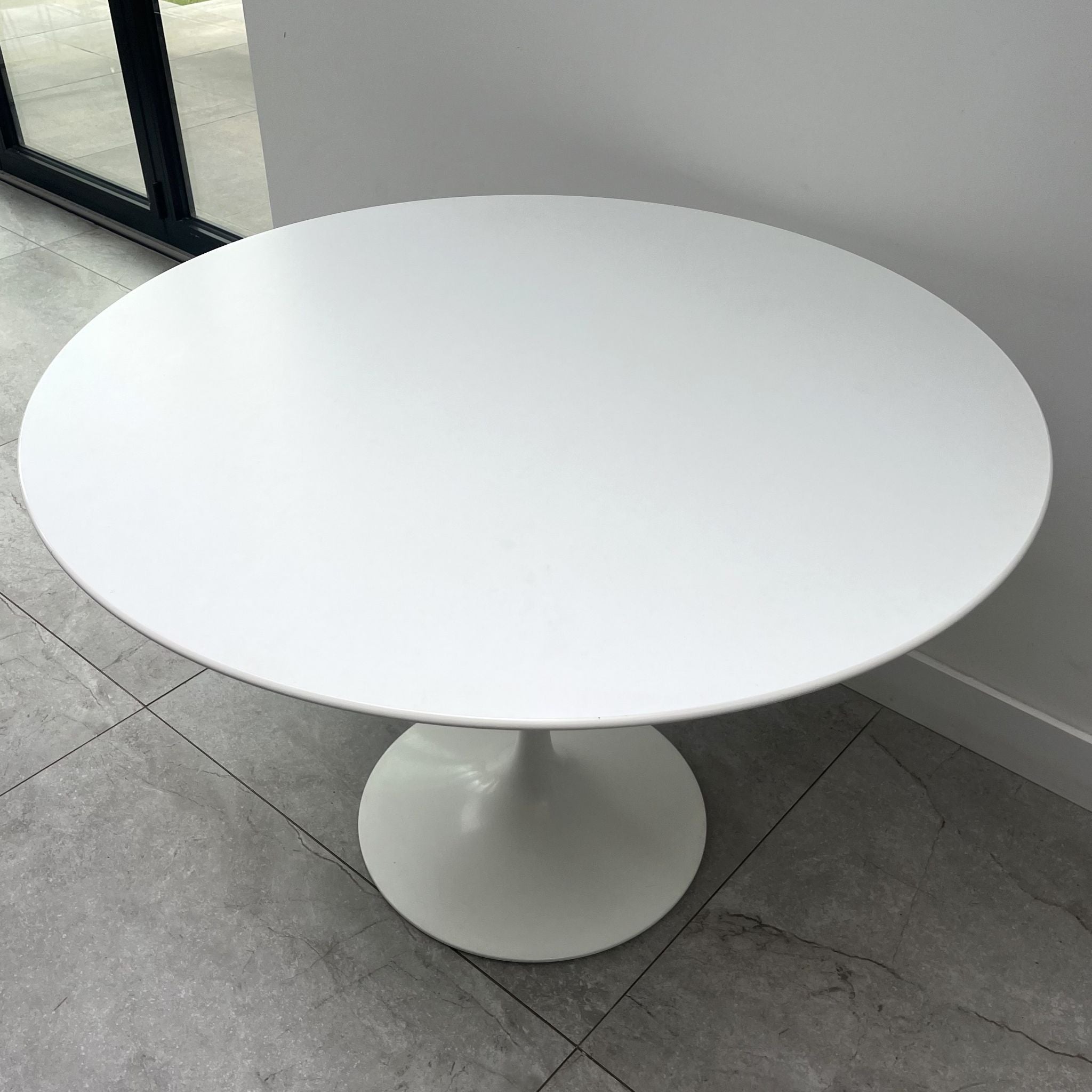 Eero Saarinen Tulip Table for Knoll