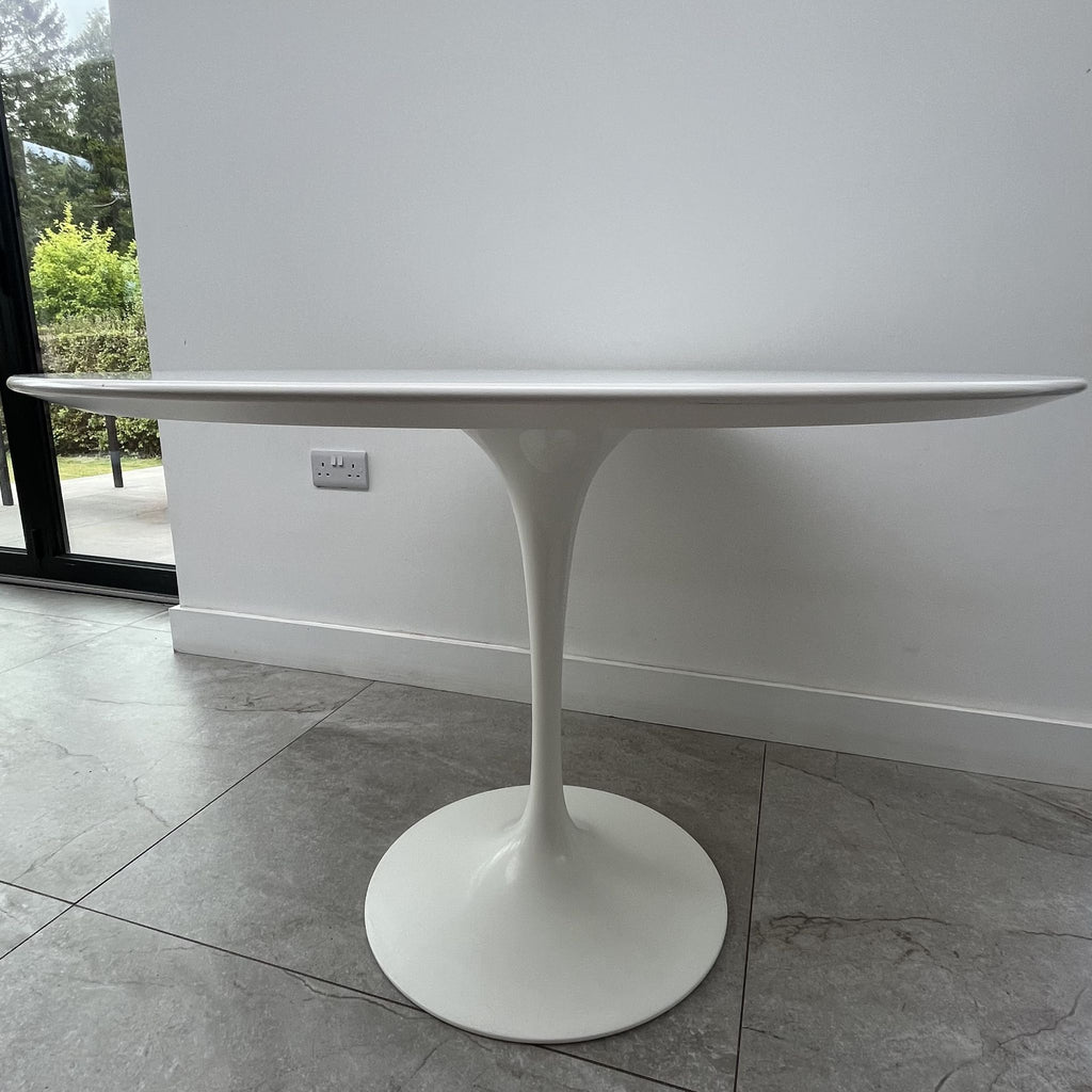 Eero Saarinen Tulip Table for Knoll