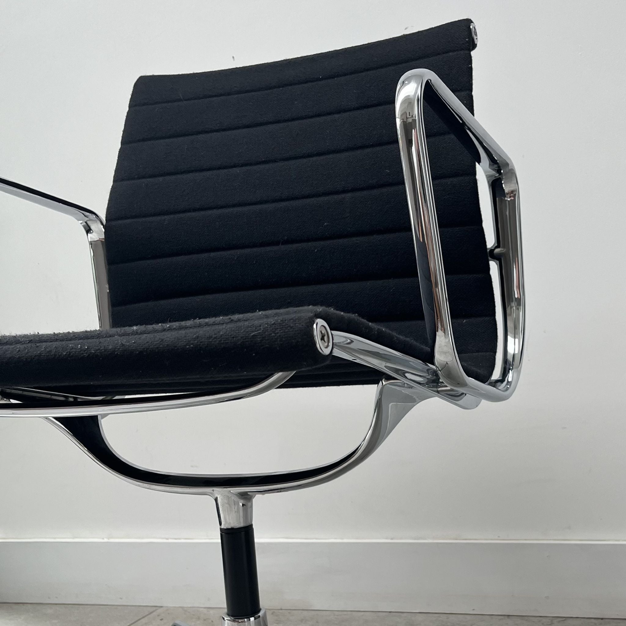 Charles Eames EA108 for Vitra x7