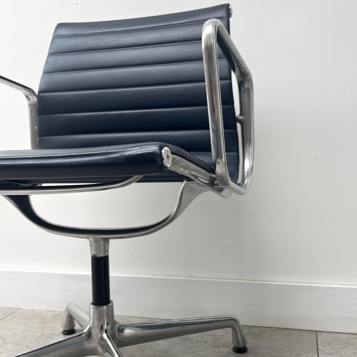 Charles Eames EA108 for Vitra x25