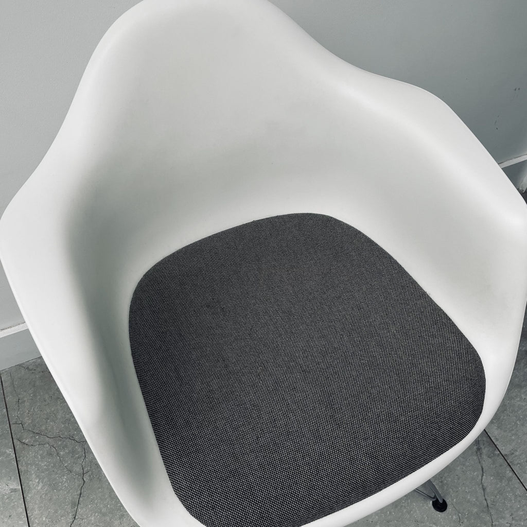 Charles Eames DAR for Vitra x3