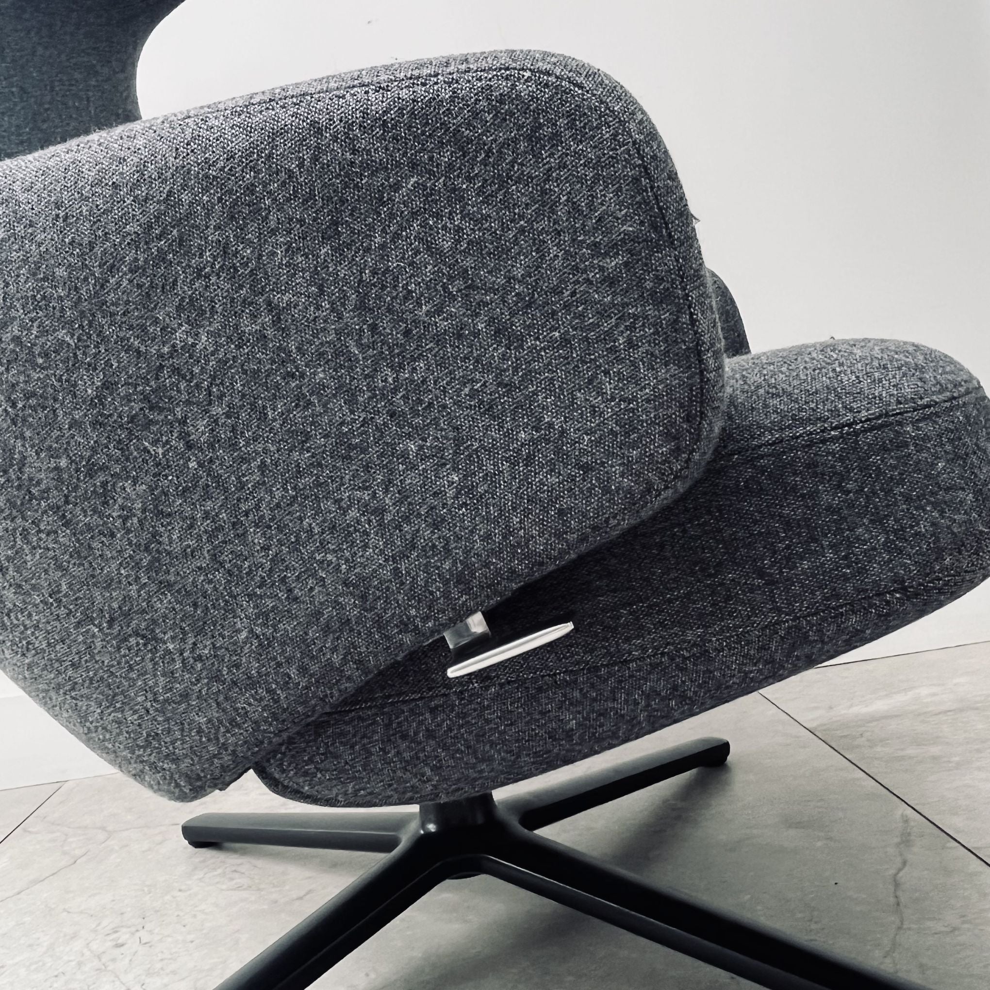 Antonio Citterio Grand Repos Lounge Chair for Vitra x2