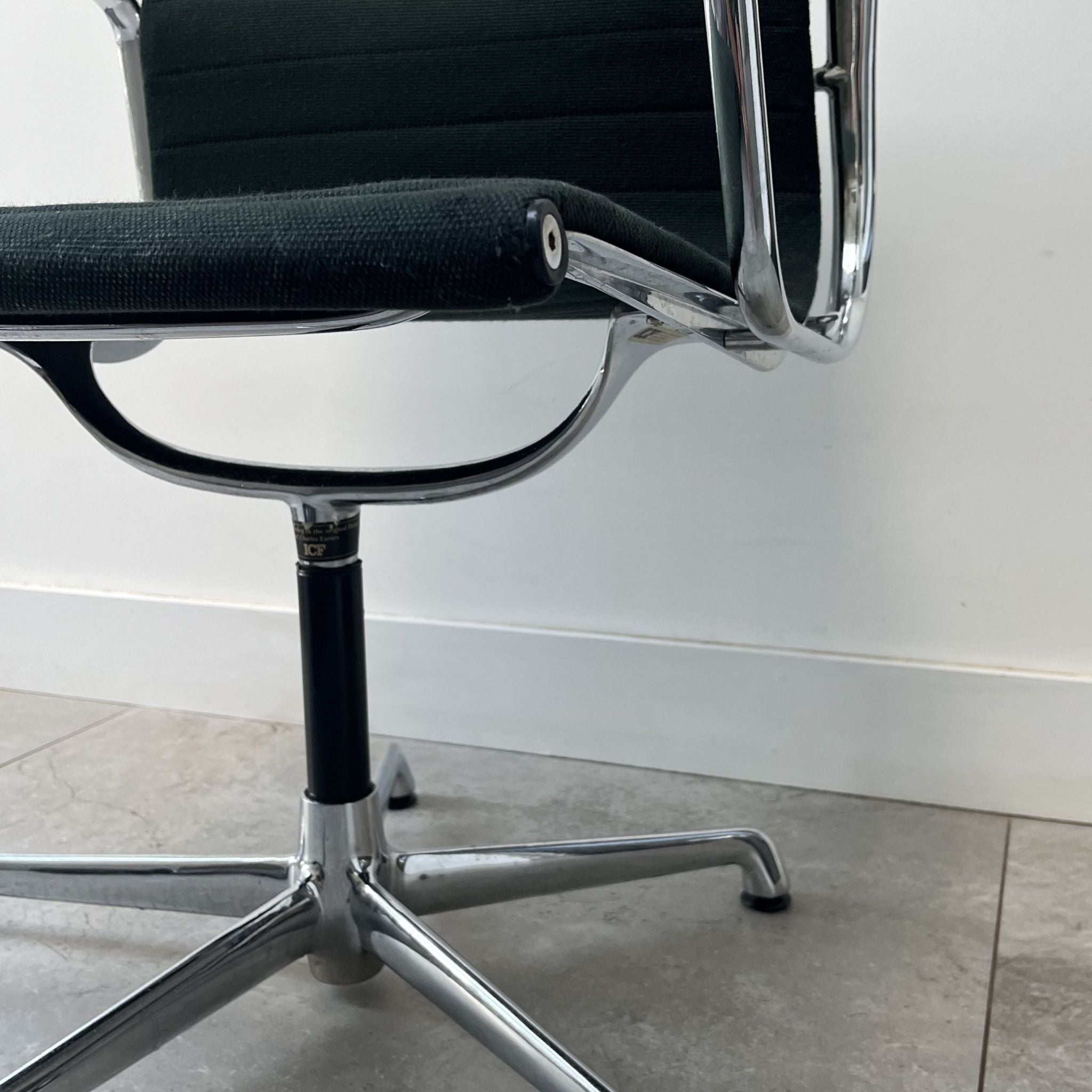 Charles Eames EA108 for ICF x4