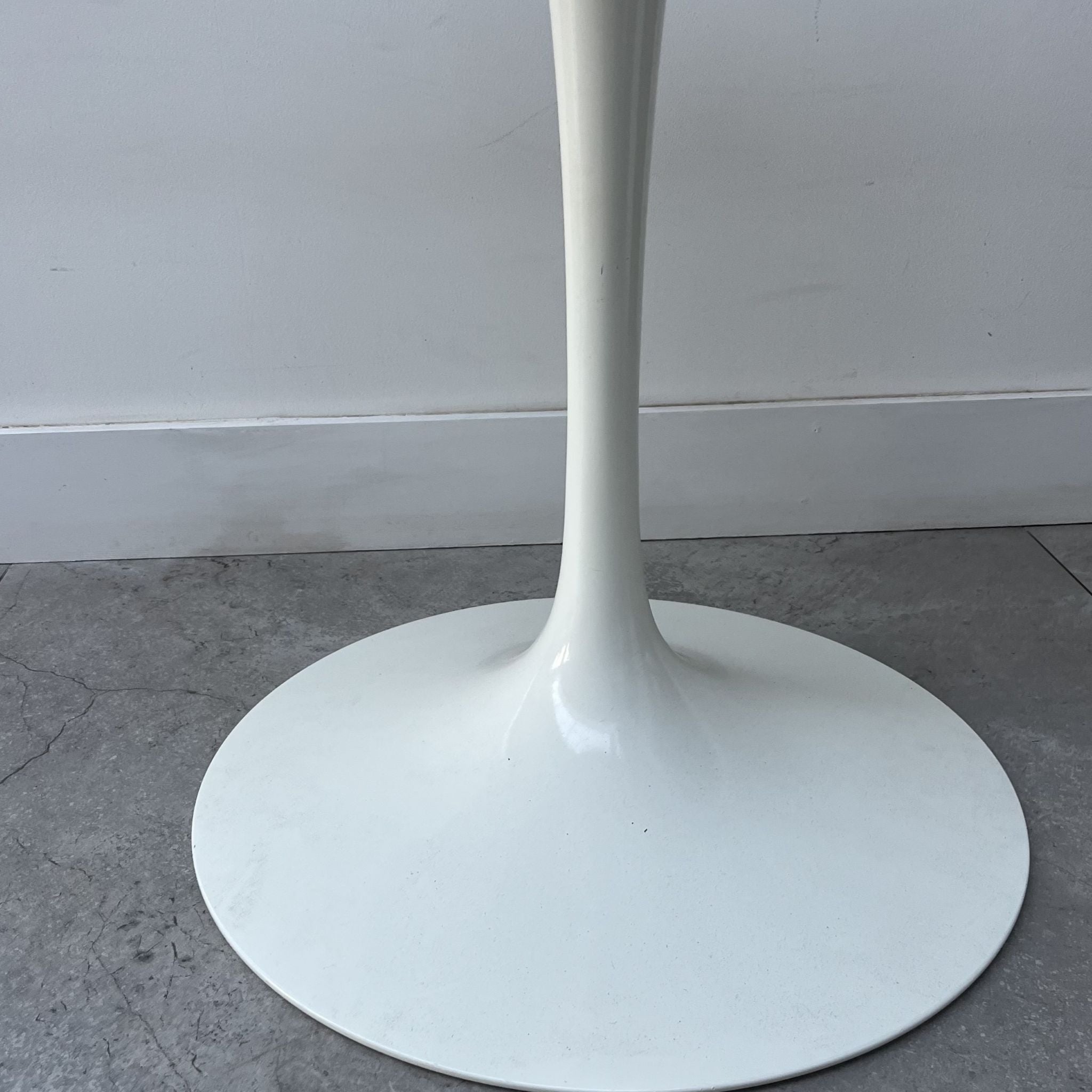 Eero Saarinen Tulip Table for Knoll