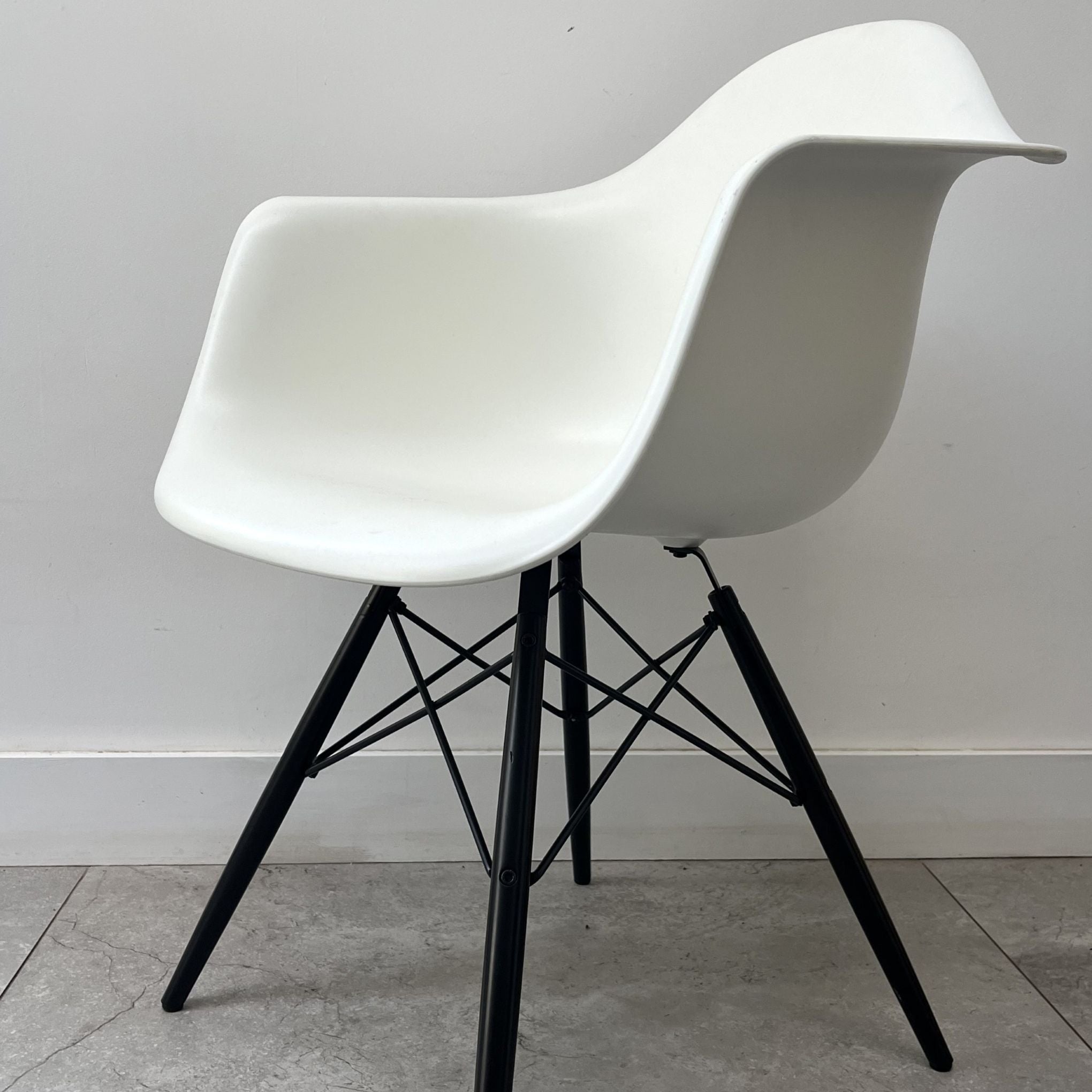 Charles Eames DAW for Vitra x5