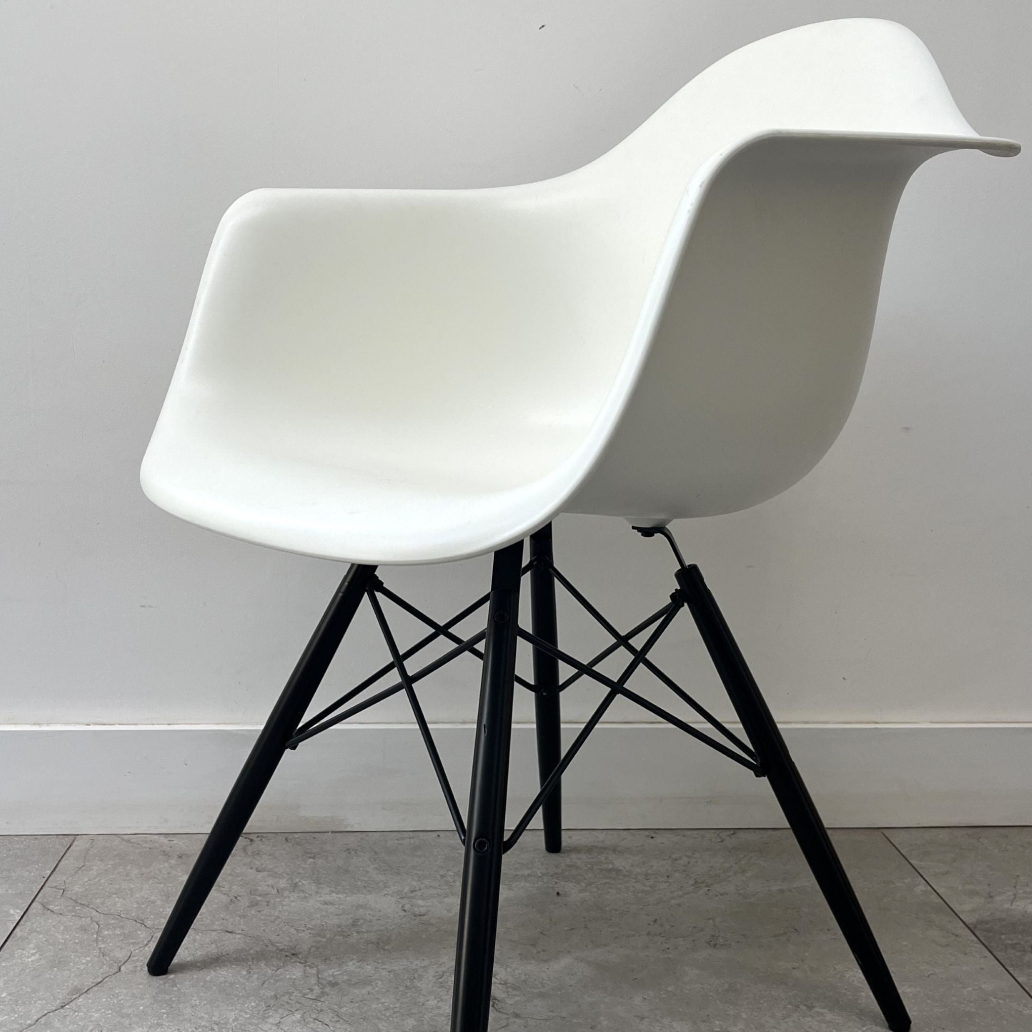 Charles Eames DAW for Vitra x5