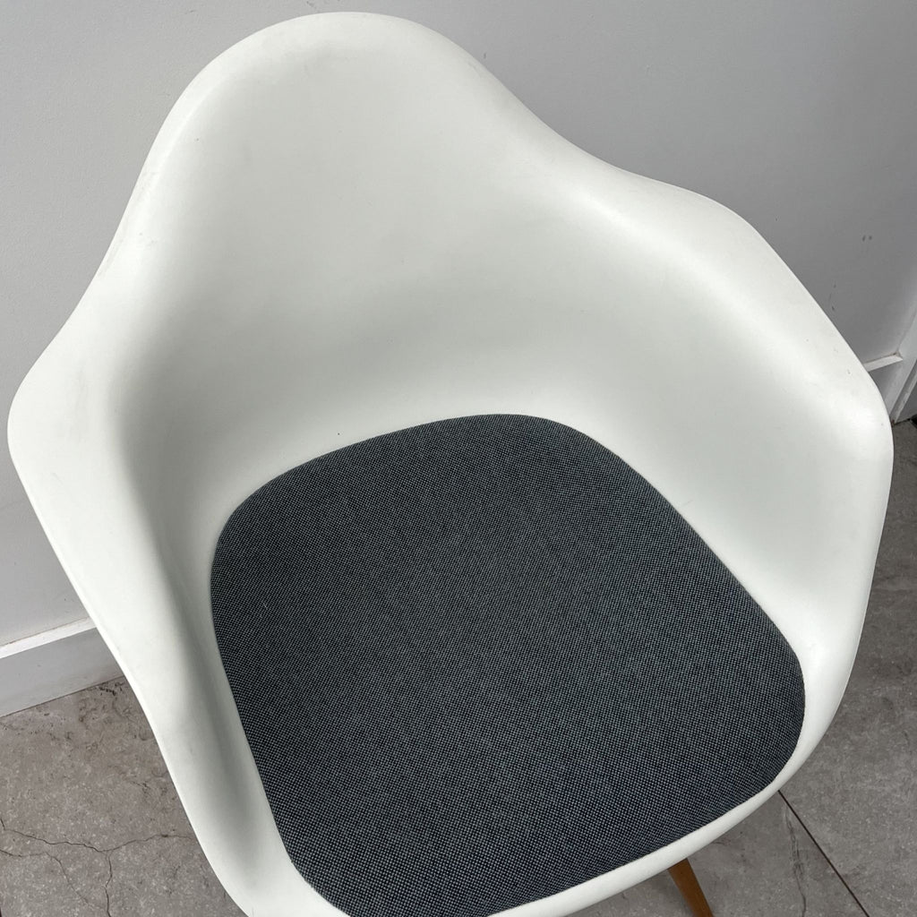 Charles Eames DAW for Vitra x6