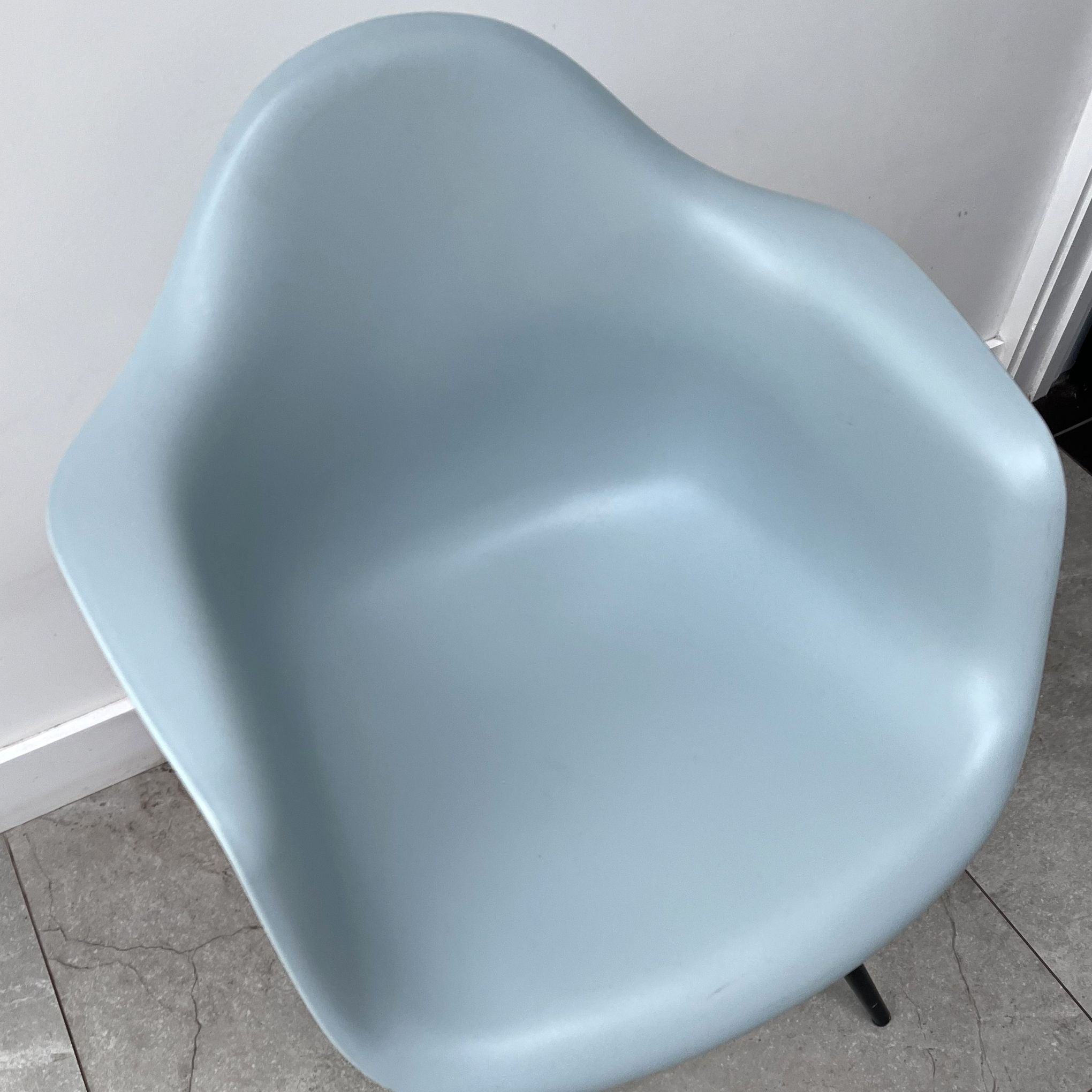 Charles Eames DAW for Vitra x4