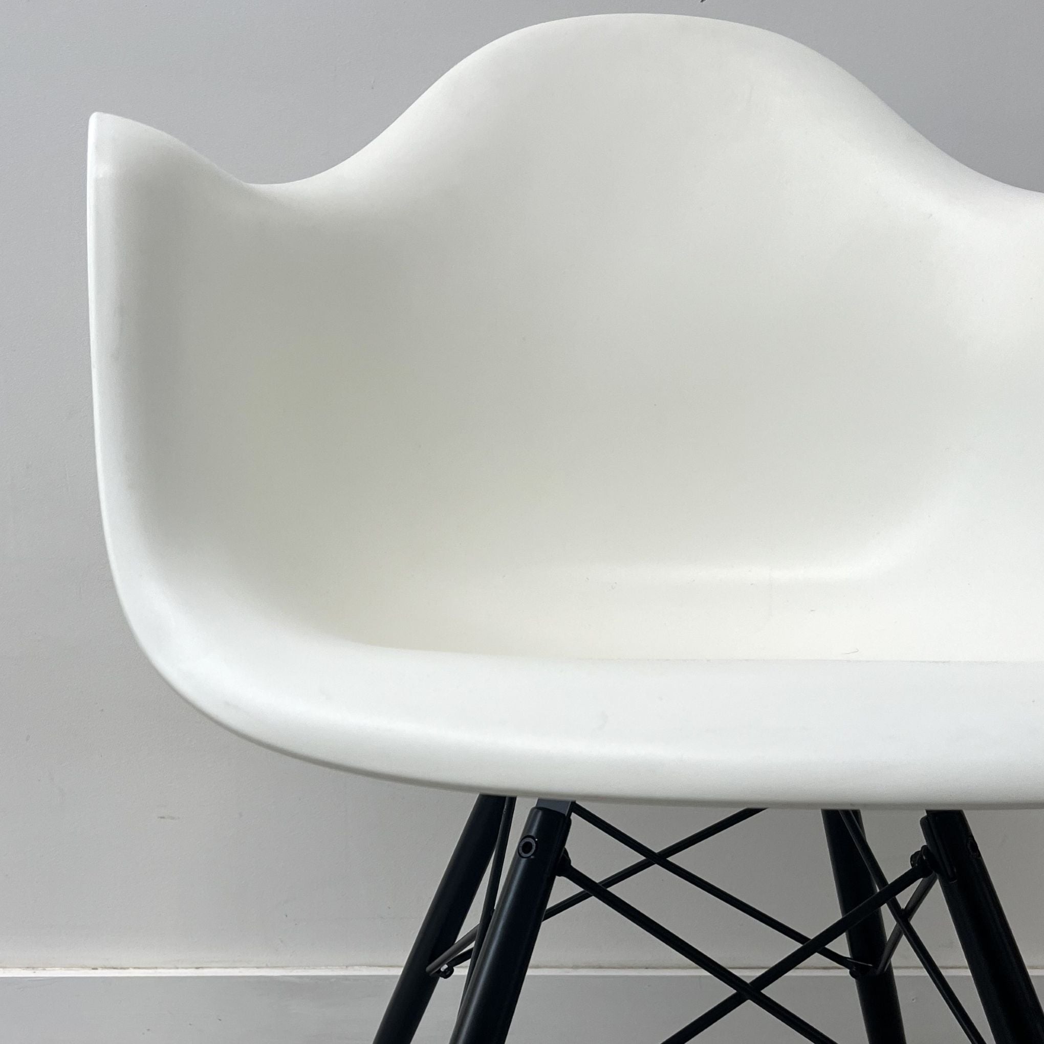 Charles Eames DAW for Vitra x5