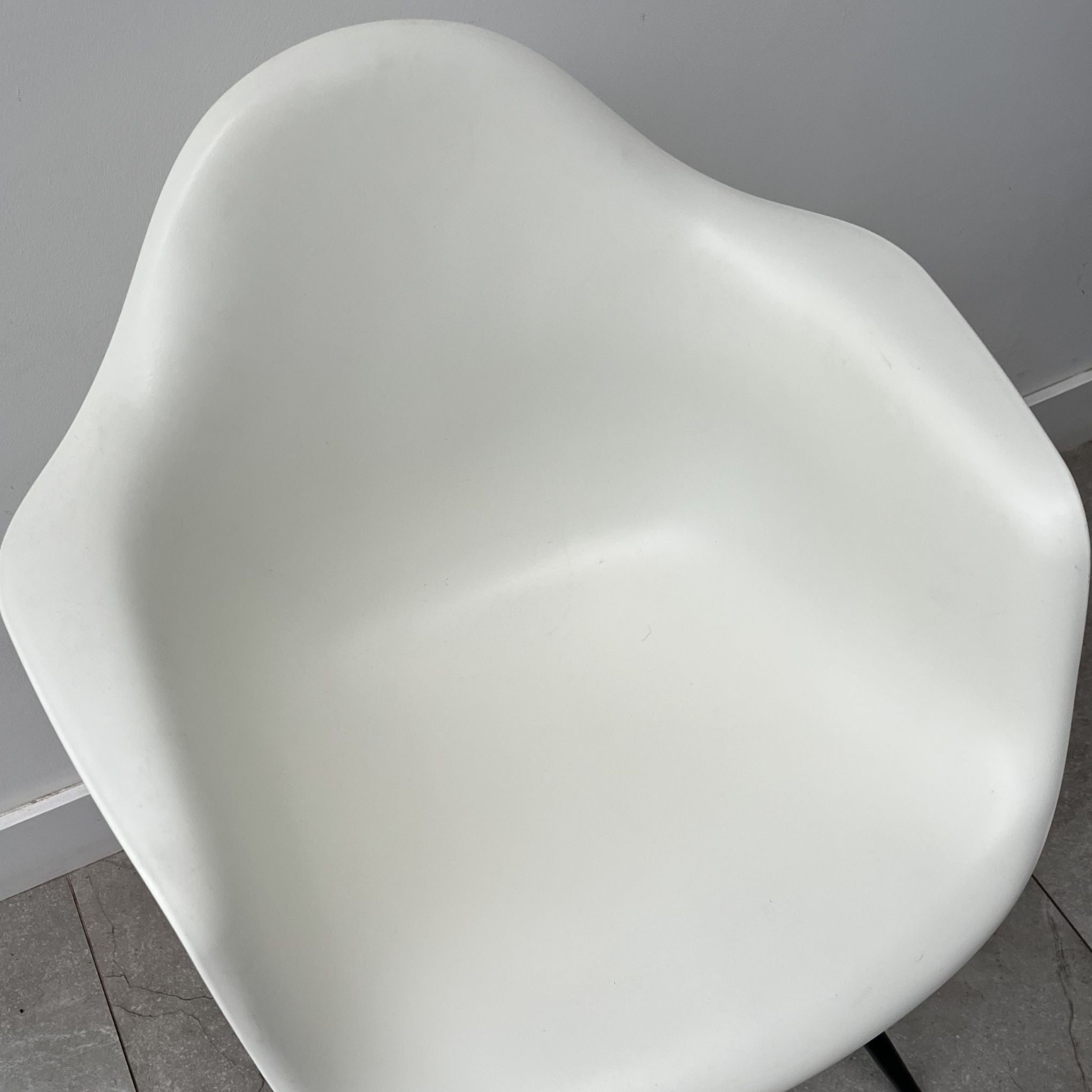 Charles Eames DAW for Vitra x5